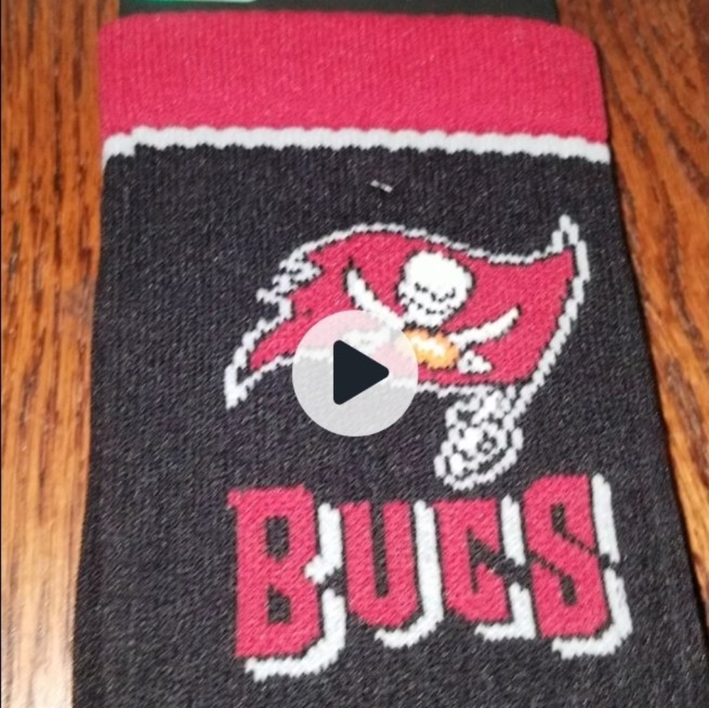 Tampa Bay Buccaneers NFL Strideline Mens Premium Crew Socks M/L Fan Logo Black
